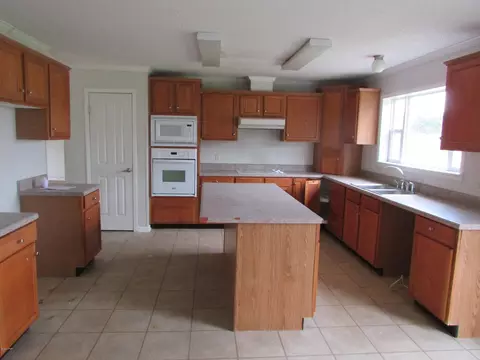 6488 Wolf Pond Rd, Bascom, FL 32423 photo 3