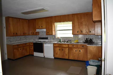 686 Corbin Rd, Chipley, FL 32428 photo 6