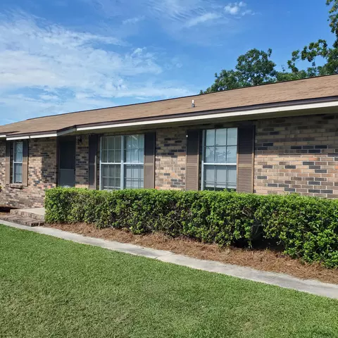 5343 7th St, Malone, FL 32445 photo 2