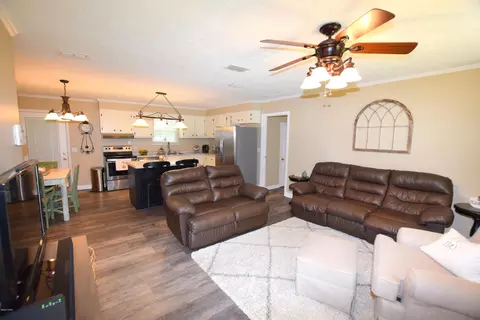 834 Kirkland Rd, Chipley, FL 32428 photo 2