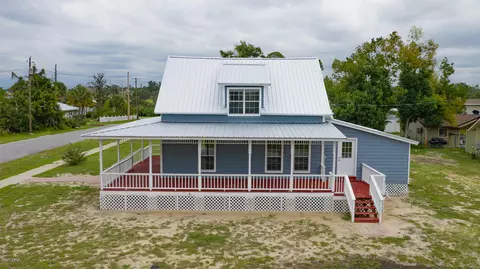 503 E 8th St, Lynn Haven, FL 32444 photo 2