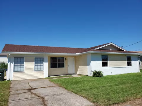 606 E Pine Forest Dr, Lynn Haven, FL 32444 photo 1