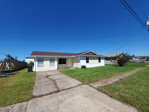606 E Pine Forest Dr, Lynn Haven, FL 32444 photo 2
