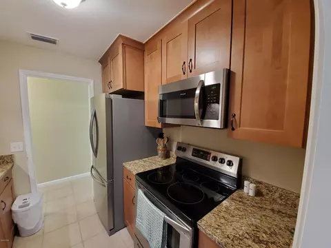 606 E Pine Forest Dr, Lynn Haven, FL 32444 photo 9