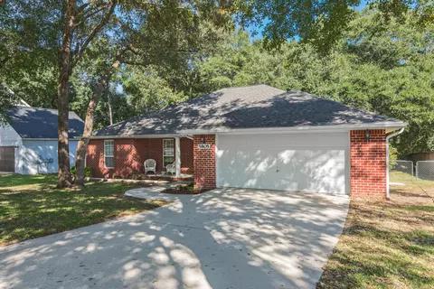 5805 Hilary St, Crestview, FL 32539 photo 2