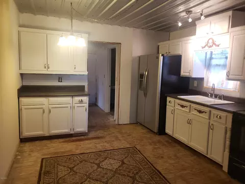 610 Pear St, Chipley, FL 32428 photo 2