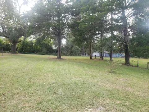 610 Pear St, Chipley, FL 32428 photo 16