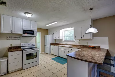 2196 Shelby Ct, Chipley, FL 32428 photo 7