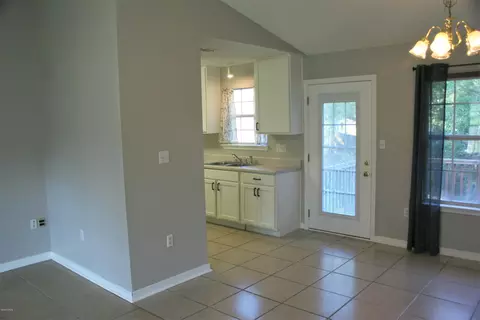 5203 Whitehurst Ln, Crestview, FL 32536 photo 3