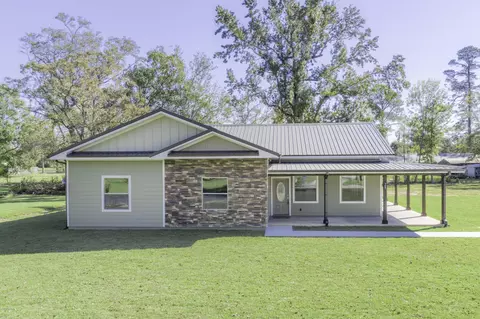 745 4th St, Chipley, FL 32428 photo 2