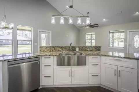 745 4th St, Chipley, FL 32428 photo 7