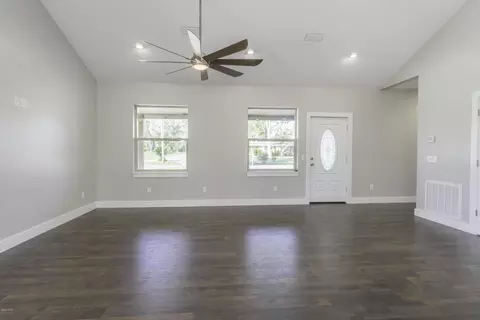 745 4th St, Chipley, FL 32428 photo 3