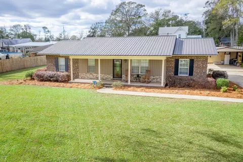 720 7th St, Chipley, FL 32428 photo 1