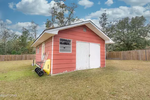 652 2nd St, Chipley, FL 32428 photo 17