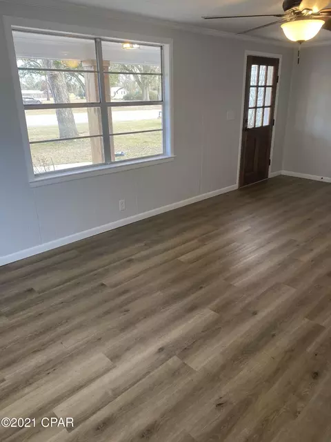 5469 10th St, Malone, FL 32445 photo 7