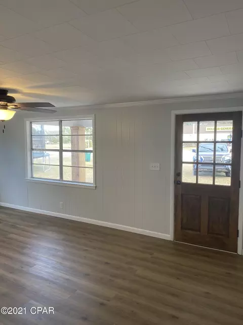 5469 10th St, Malone, FL 32445 photo 8