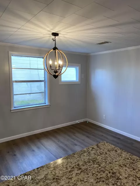 5469 10th St, Malone, FL 32445 photo 11
