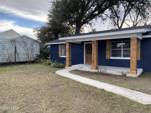 5469 10th St, Malone, FL 32445 photo 3