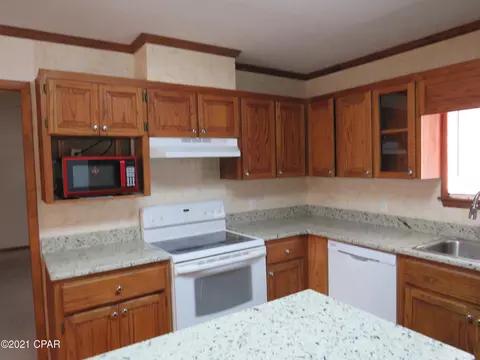 794 5th St, Chipley, FL 32428 photo 4