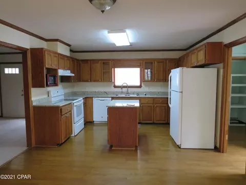 794 5th St, Chipley, FL 32428 photo 3