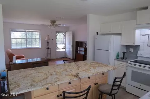 518 2nd St, Chipley, FL 32428 photo 4