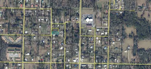 523 4th St, Chipley, FL 32428 photo 2