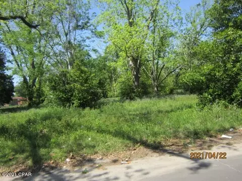 747 East Blvd, Chipley, FL 32428 photo 4