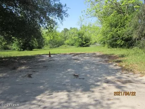 747 East Blvd, Chipley, FL 32428 photo 2