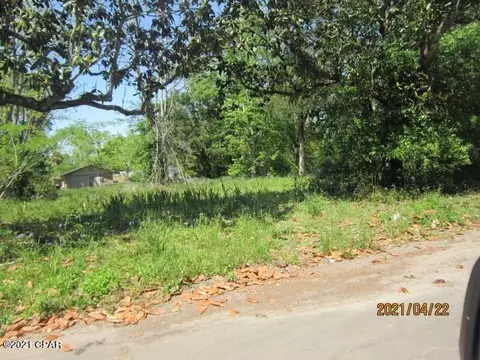 747 East Blvd, Chipley, FL 32428 photo 3