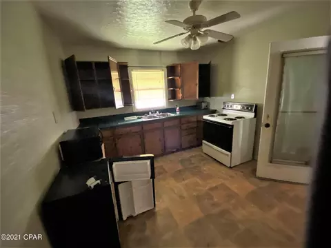 5453 10th St, Malone, FL 32445 photo 5