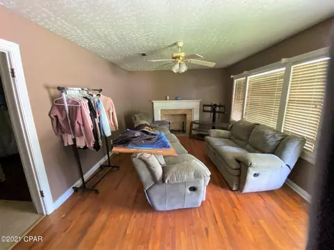 5453 10th St, Malone, FL 32445 photo 3