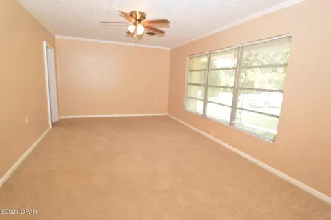 568 4th St, Chipley, FL 32428 photo 3