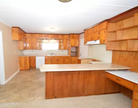 568 4th St, Chipley, FL 32428 photo 12