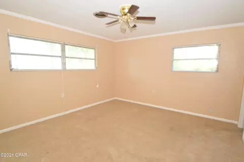 568 4th St, Chipley, FL 32428 photo 4