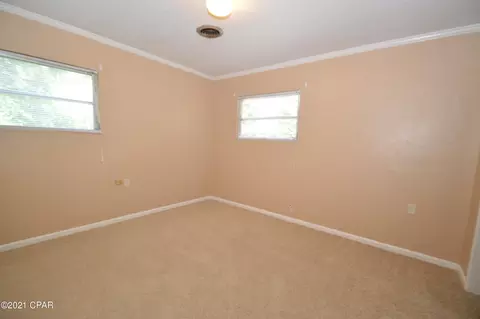 568 4th St, Chipley, FL 32428 photo 8