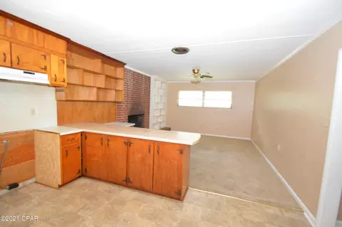 568 4th St, Chipley, FL 32428 photo 10