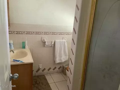 586 5th St, Chipley, FL 32428 photo 8