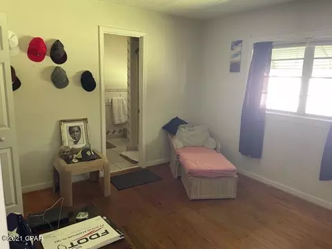 586 5th St, Chipley, FL 32428 photo 7