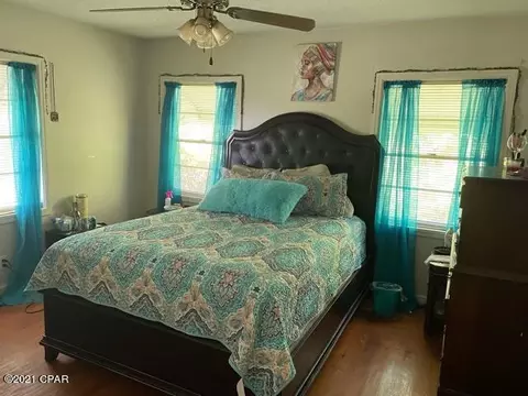 586 5th St, Chipley, FL 32428 photo 6
