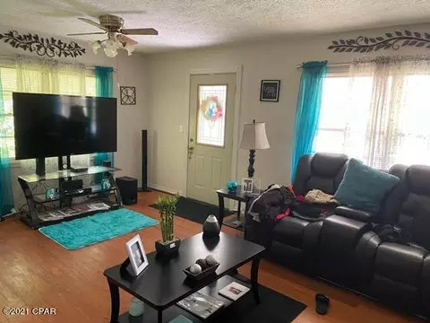 586 5th St, Chipley, FL 32428 photo 3