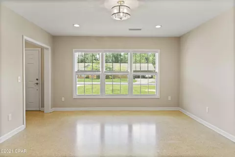 753 4th St, Chipley, FL 32428 photo 2