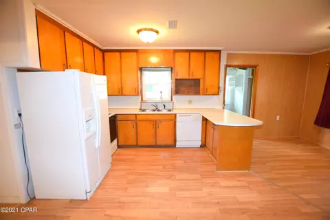 793 5th St, Chipley, FL 32428 photo 2