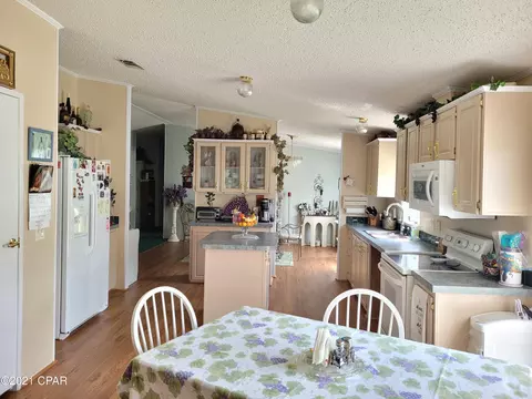 5296 Baxter Rd, Malone, FL 32445 photo 3