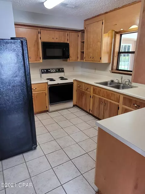 1059 Earlene Ln, Chipley, FL 32428 photo 7