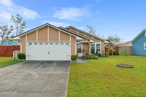 900 E Pine Forest Dr, Lynn Haven, FL 32444 photo 1
