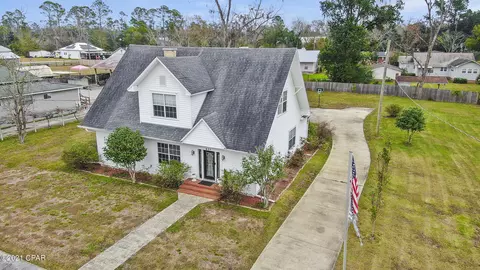 637 3rd St, Chipley, FL 32428 photo 2
