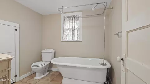 637 3rd St, Chipley, FL 32428 photo 34