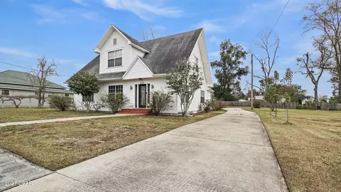637 3rd St, Chipley, FL 32428 photo 5