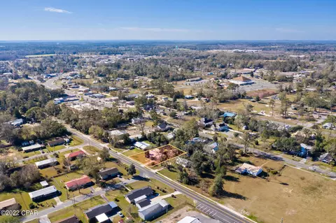 772 7th St, Chipley, FL 32428 photo 2