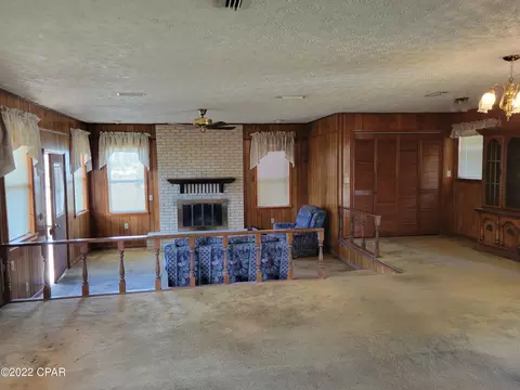 837 Maple St, Chipley, FL 32428 photo 4